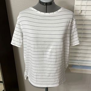 Lululemon t-shirt